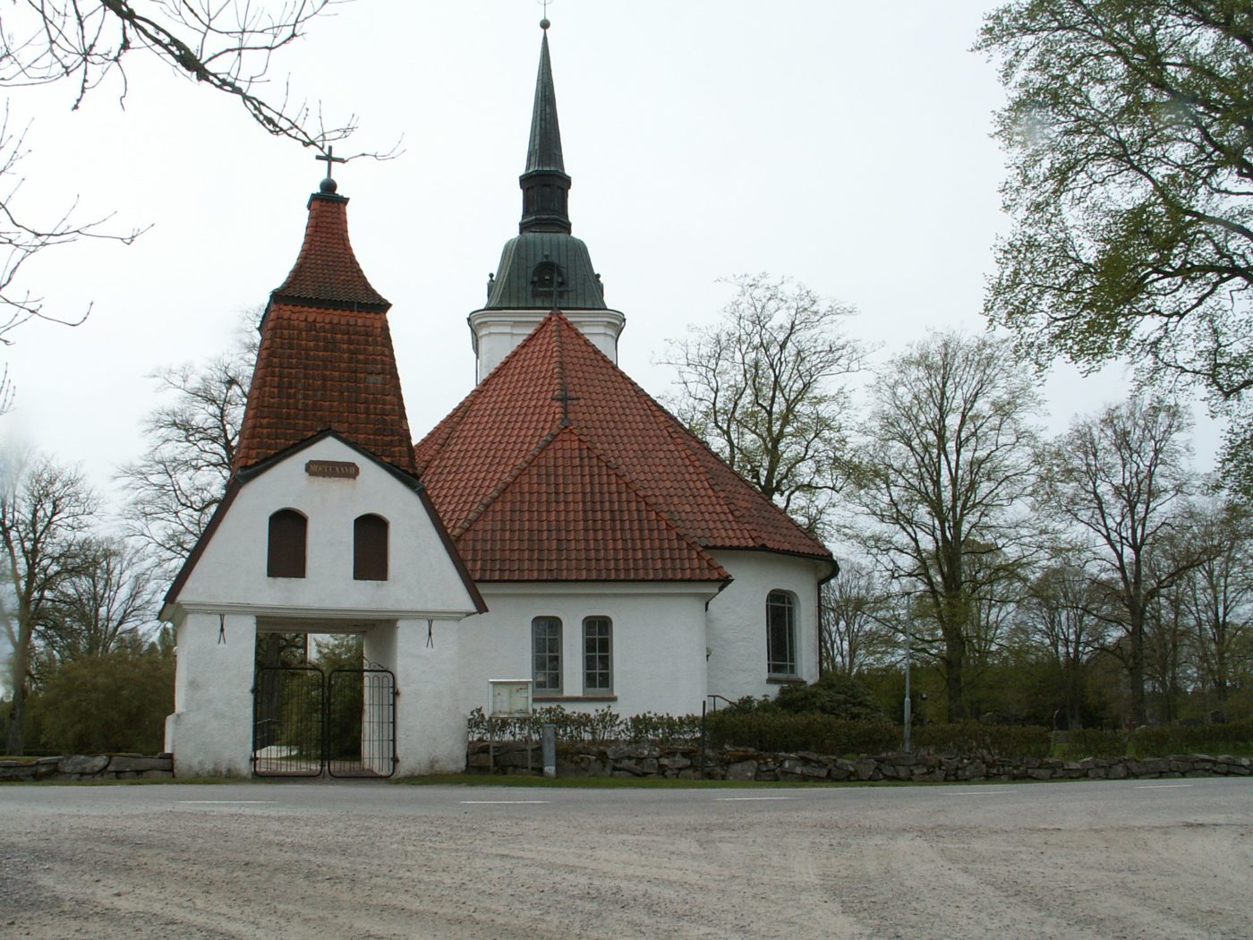 Entré in till Främmestads kyrka Skara Foto Hans Menzing