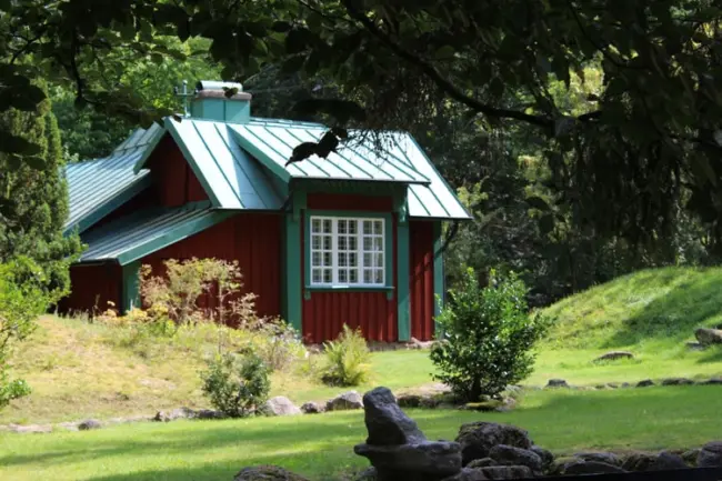 Frans Johan Gegerfelts stuga i Alphems arboretum i Floby