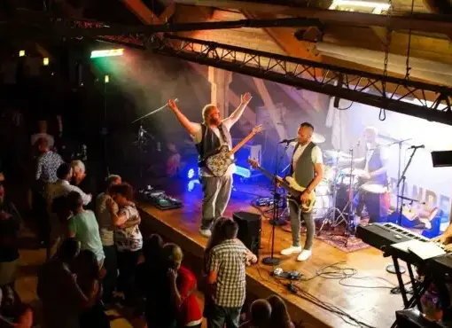 Dansband - Sägnernas Hus i Sandhem