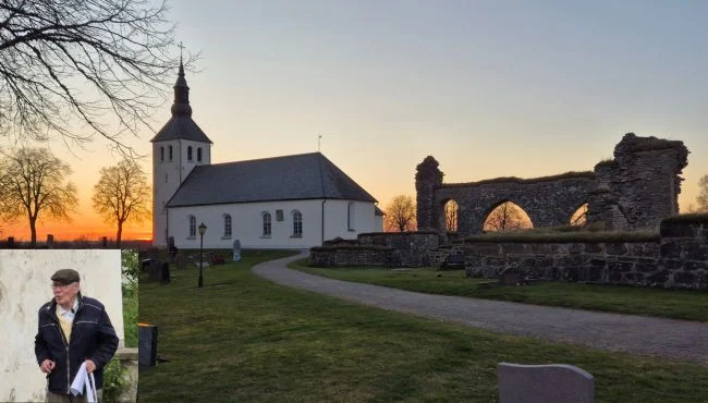 Guidad tur vid Gudhems kyrka med Lars-Erik Kullenwall Lars-Erik Kullenwall bjöd in till en spännande guidad tur vid Gudhems kyrka, där han delade med sig av platsens rika historia. Med stor inlevelse berättade han om kyrkans medeltida ursprung, dess betydelse för bygden och de människor som verkat där genom tiderna.<br />
En inspirerande stund fylld av lokal kunskap och historiska berättelser i skymningens vackra ljus.