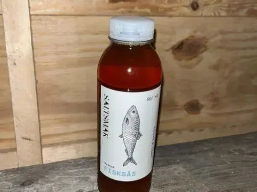 Svensk fisksås från Saltsmak Flaska med svensk fisksås från Saltsmak i Lysekil