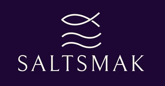 Saltsmak Lysekil – logotyp Saltsmaks logotyp med fisk och vågor mot mörklila bakgrund